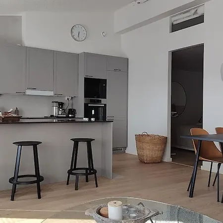 شقة Upea Huoneisto Kakolassa Kivalla Naekymaellae Meren Suuntaan *