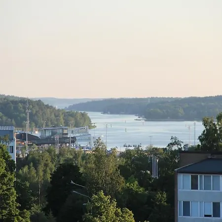 Upea Huoneisto Kakolassa Kivalla Naekymaellae Meren Suuntaan アパート トゥルク